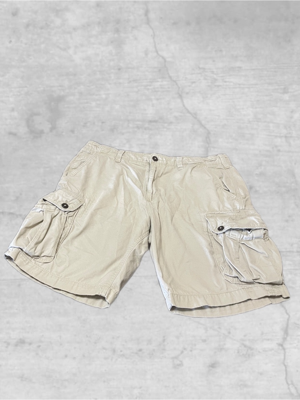 American Eagle Y2K Style Cargo Shorts for men, size 38